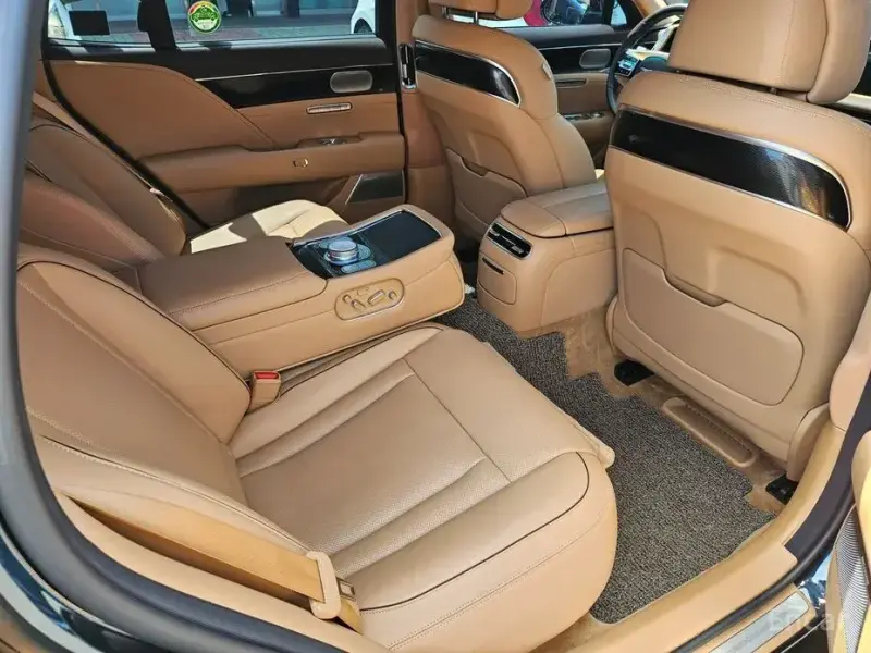 2023 Genesis G90 с пробегом 16 646 км