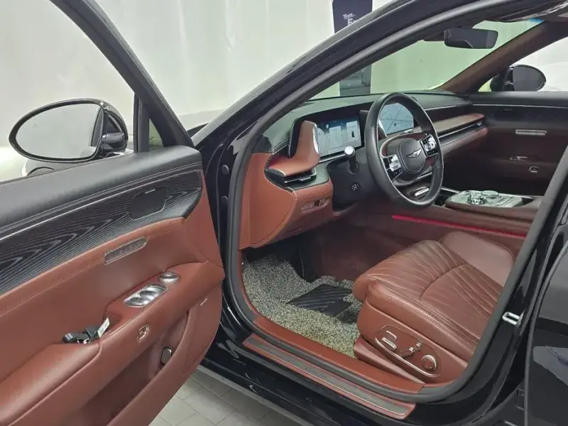 2023 Genesis G90 с пробегом 39 782 км