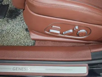 2023 Genesis G90 с пробегом 39 782 км