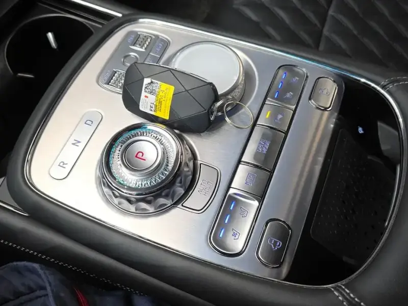 2023 Genesis G90 с пробегом 43 265 км