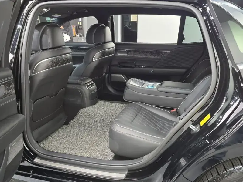 2023 Genesis G90 с пробегом 43 265 км
