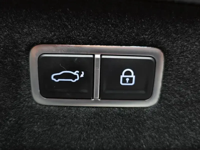 2023 Genesis G90 с пробегом 43 265 км