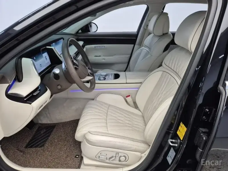 2023 Genesis G90 с пробегом 43 850 км
