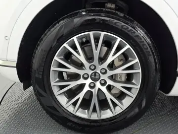 2023 Genesis GV80 с пробегом 25 943 км