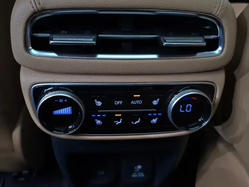 2023 Genesis GV80 с пробегом 36 093 км