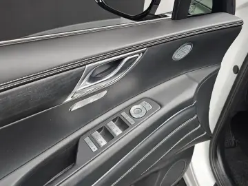 2023 Genesis GV80 с пробегом 78 842 км