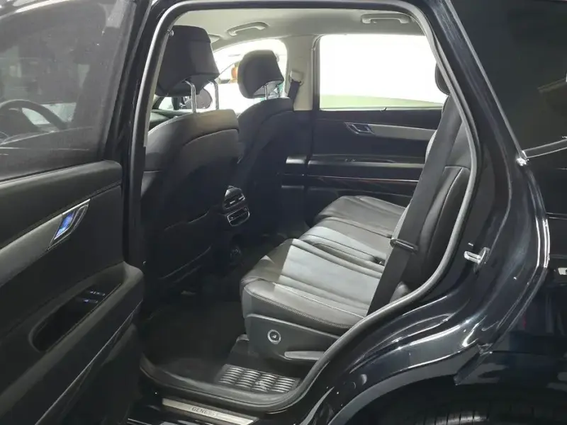 2023 Genesis GV80 с пробегом 43 257 км