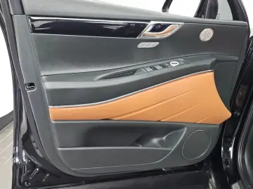 2023 Genesis GV80 с пробегом 37 929 км