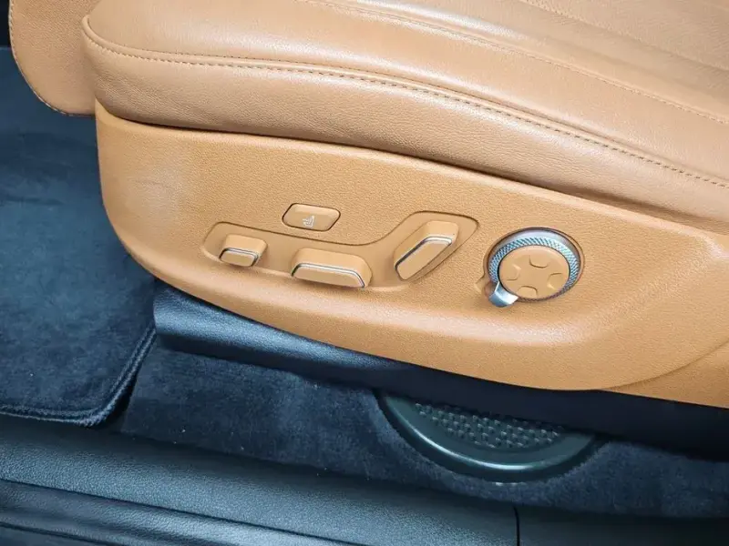 2023 Genesis GV80 с пробегом 37 929 км
