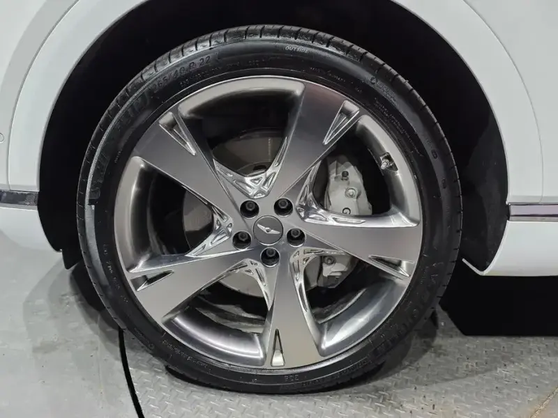 2023 Genesis GV80 с пробегом 35 081 км