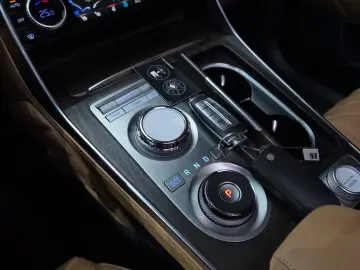 2023 Genesis GV80 с пробегом 35 081 км