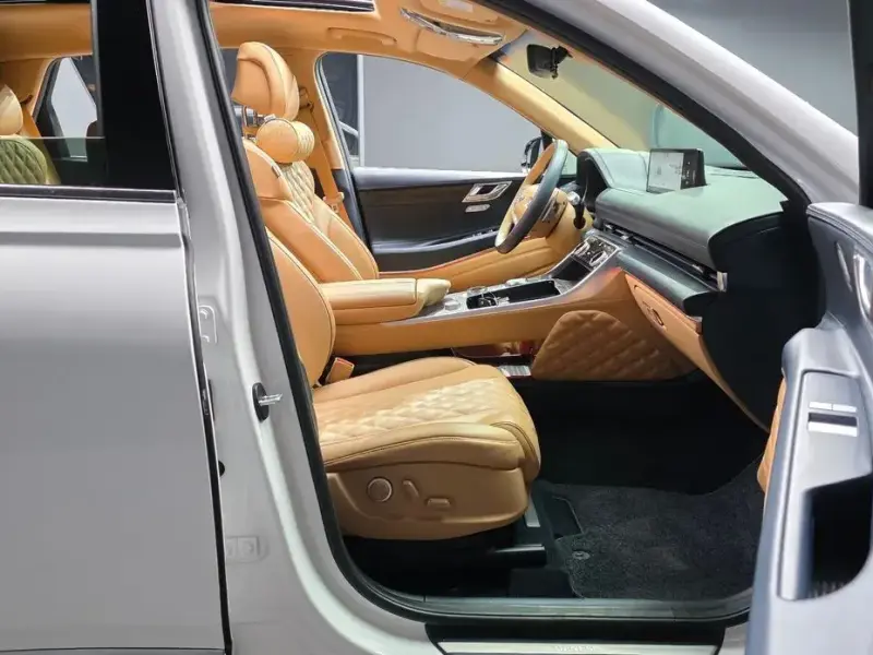 2023 Genesis GV80 с пробегом 35 081 км