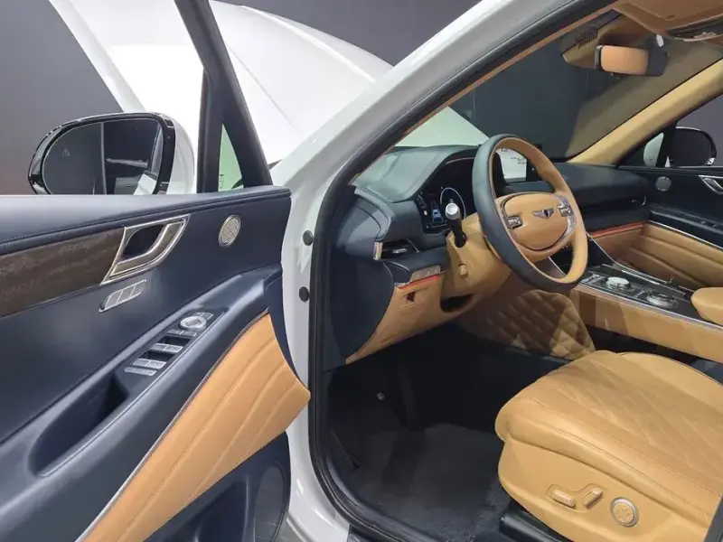 2023 Genesis GV80 с пробегом 35 081 км