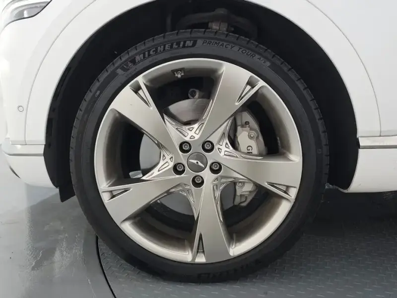 2023 Genesis GV80 с пробегом 38 278 км