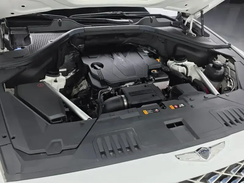 2023 Genesis GV80 с пробегом 27 690 км