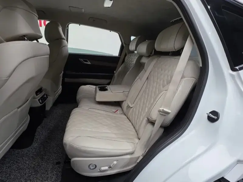 2023 Genesis GV80 с пробегом 29 298 км