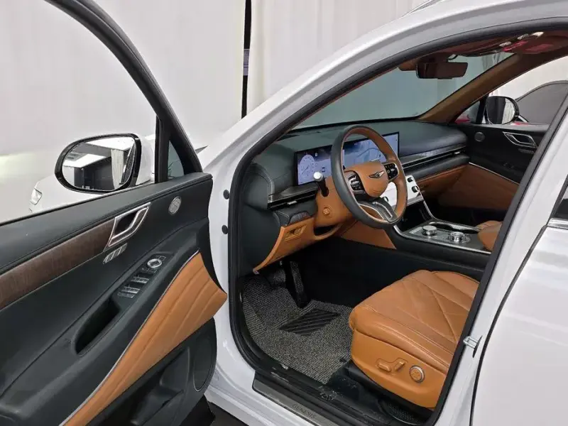 2023 Genesis GV80 с пробегом 20 063 км