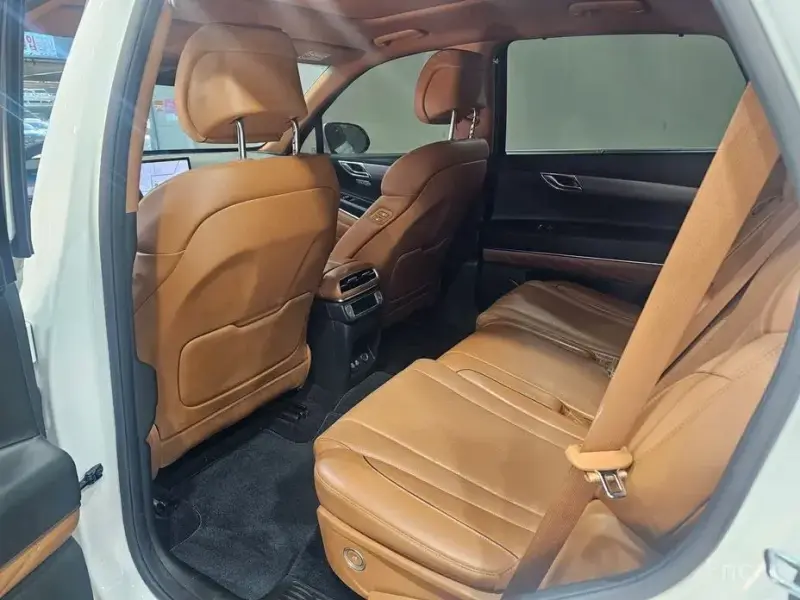 2023 Genesis GV80 с пробегом 27 393 км