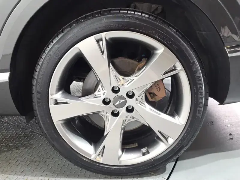 2023 Genesis GV80 с пробегом 76 012 км
