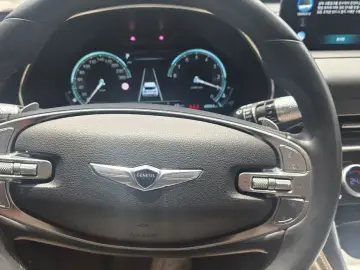 2023 Genesis GV80 с пробегом 48 000 км