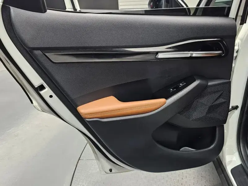 2023 Kia Seltos с пробегом 11 723 км