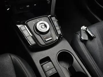 2025 Kia Seltos с пробегом 10 336 км