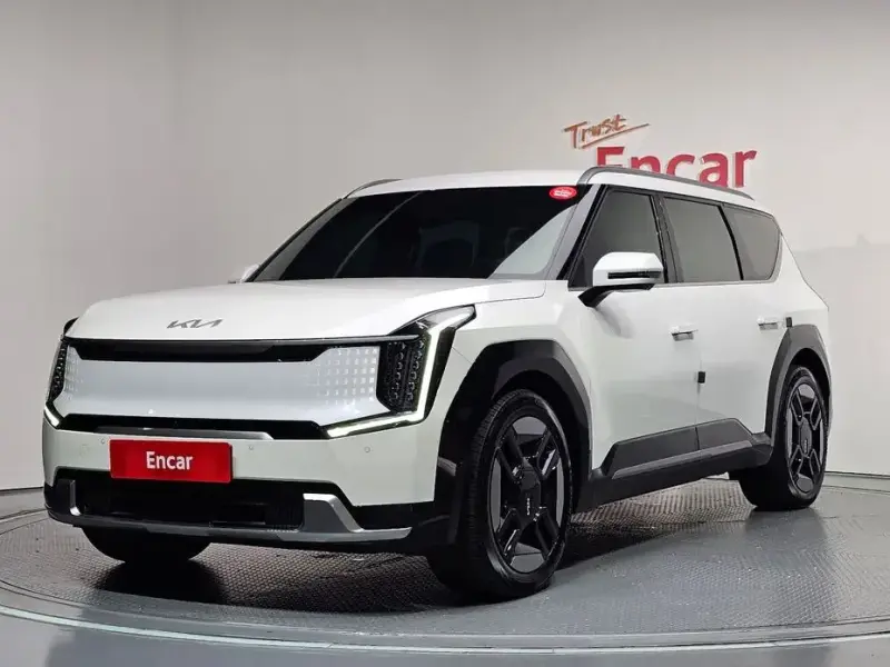 2023 Kia EV9 с пробегом 45 137 км
