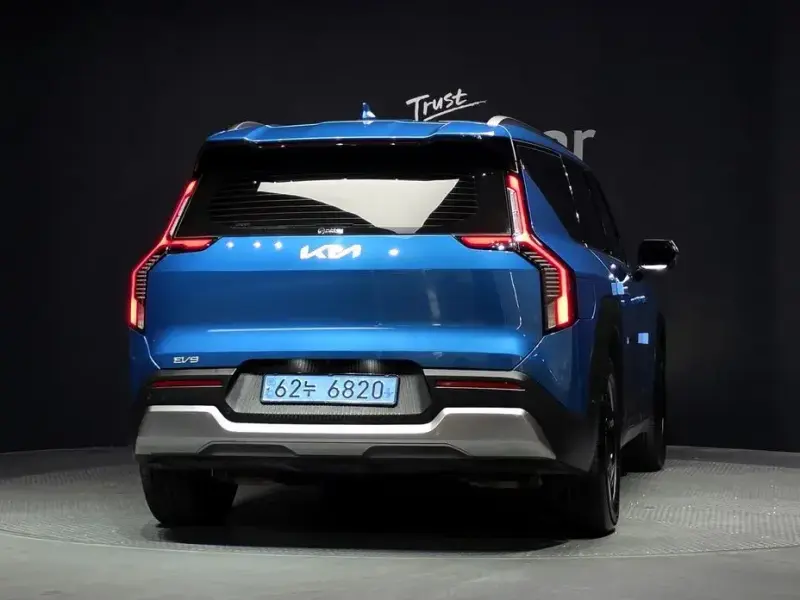 2023 Kia EV9 с пробегом 40 128 км