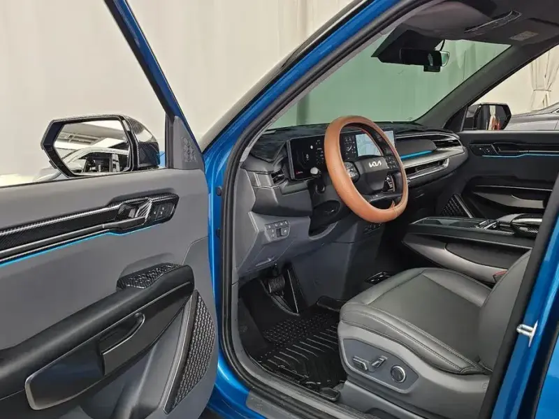 2023 Kia EV9 с пробегом 40 128 км