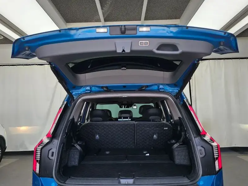 2023 Kia EV9 с пробегом 40 128 км