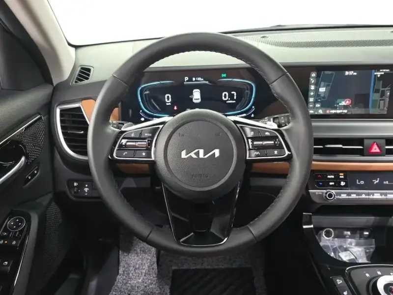 2024 Kia Seltos с пробегом 25 075 км