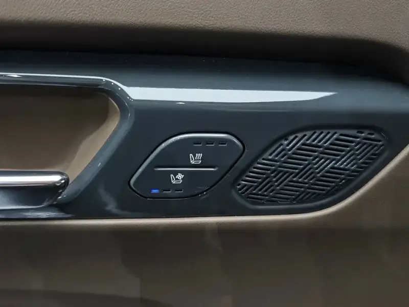 2023 Kia EV9 с пробегом 57 108 км