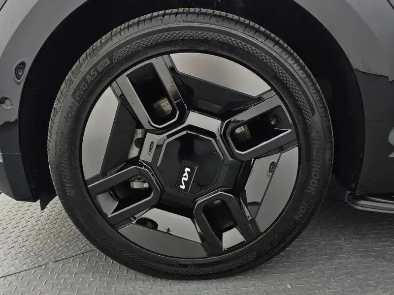 2023 Kia EV9 с пробегом 84 139 км