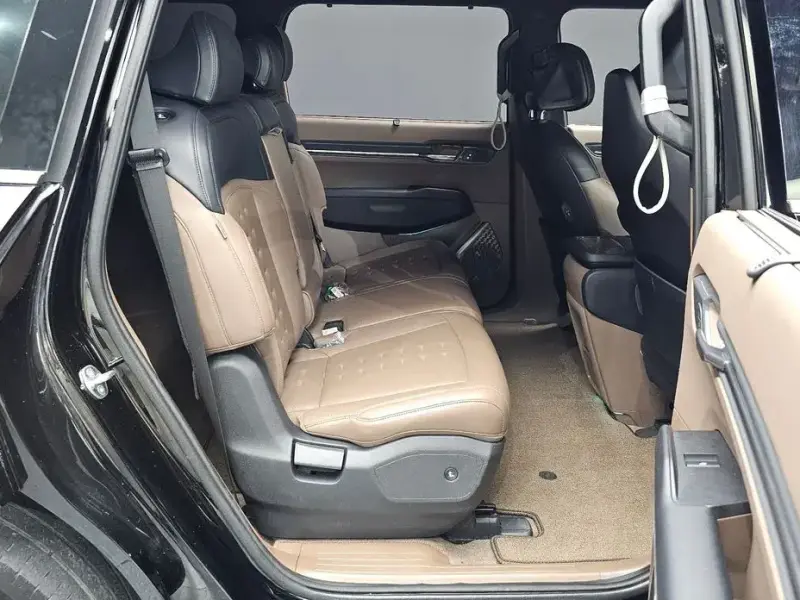 2023 Kia EV9 с пробегом 23 404 км