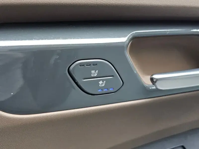 2023 Kia EV9 с пробегом 23 404 км