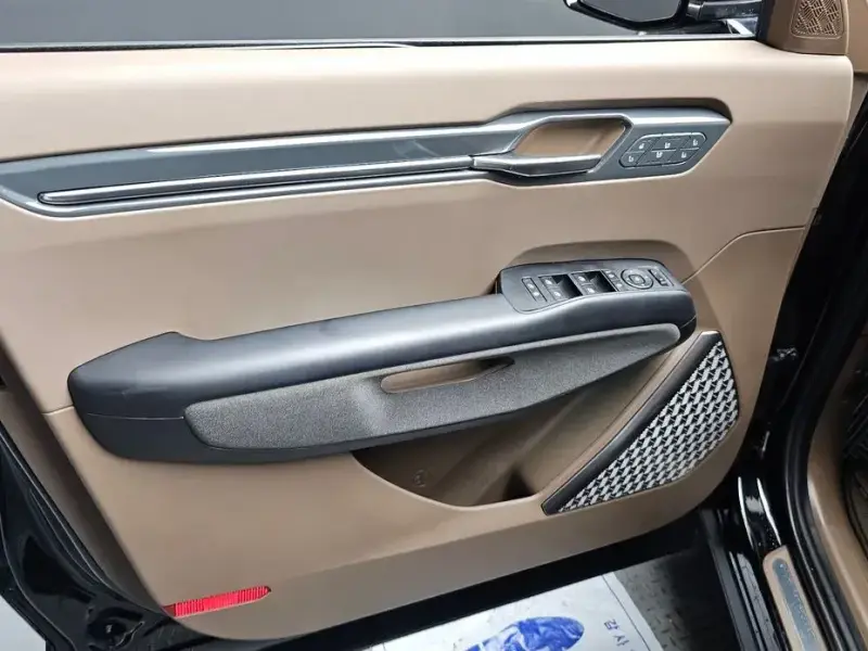 2023 Kia EV9 с пробегом 23 404 км