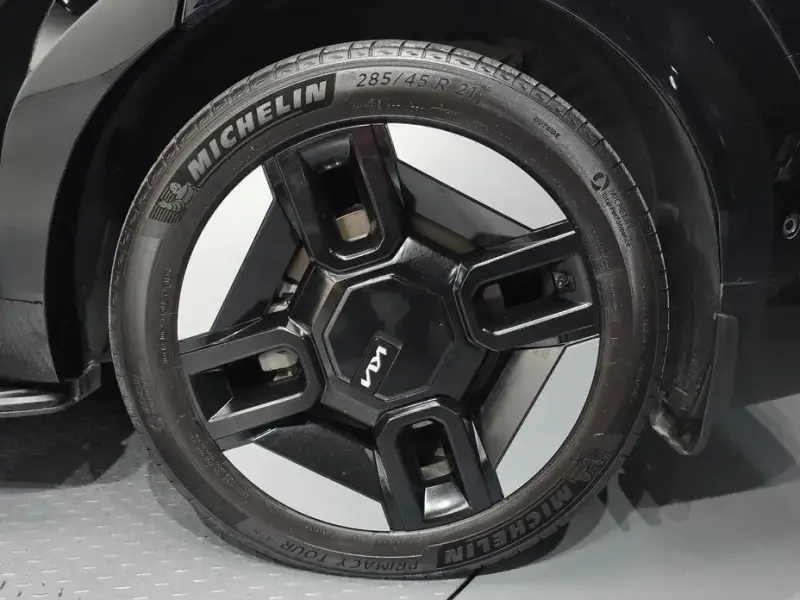 2023 Kia EV9 с пробегом 47 705 км