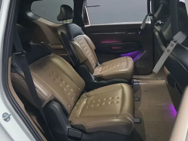 2023 Kia EV9 с пробегом 55 504 км