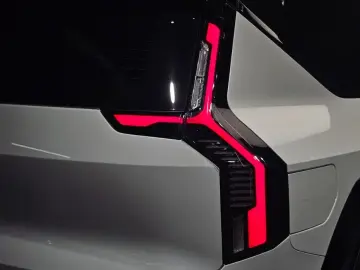 2023 Kia EV9 с пробегом 55 504 км