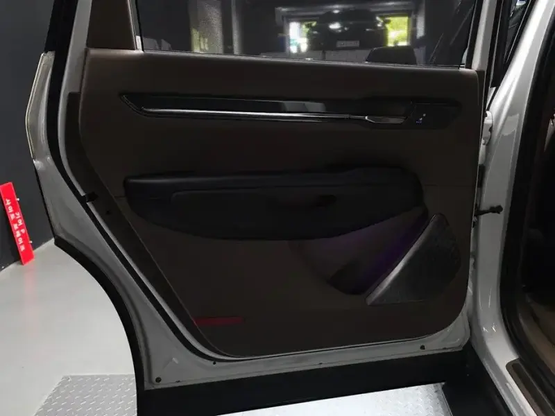 2023 Kia EV9 с пробегом 55 504 км