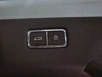 2023 Kia EV9 с пробегом 55 504 км