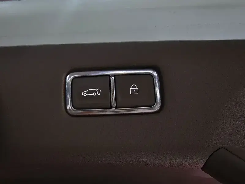 2023 Kia EV9 с пробегом 55 504 км