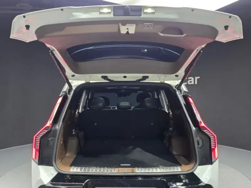 2023 Kia EV9 с пробегом 88 150 км