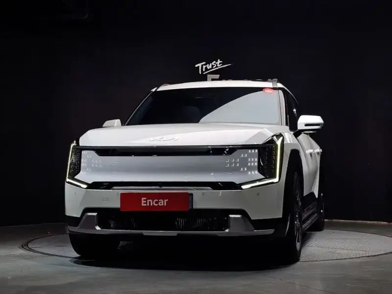 2023 Kia EV9 с пробегом 40 969 км