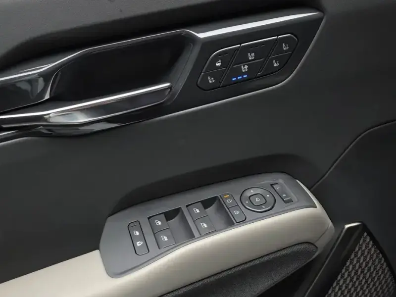 2023 Kia EV9 с пробегом 40 969 км