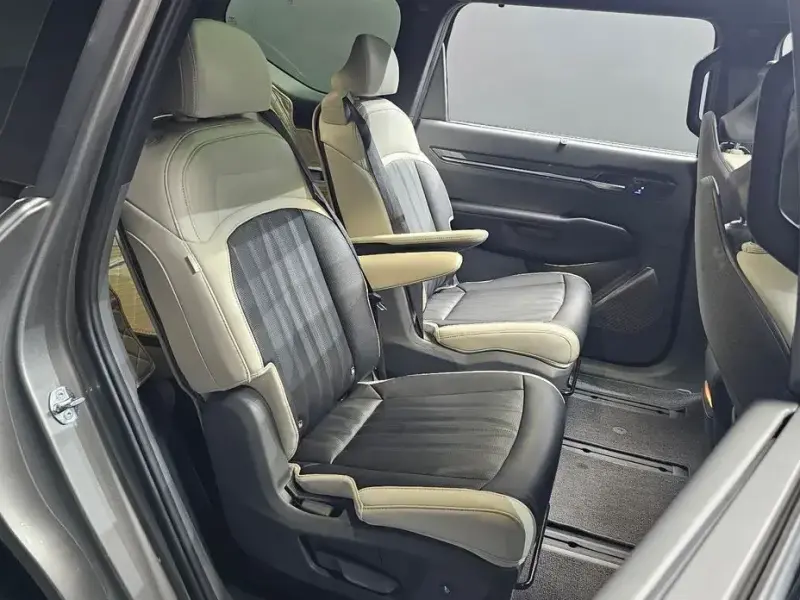 2024 Kia EV9 с пробегом 36 697 км