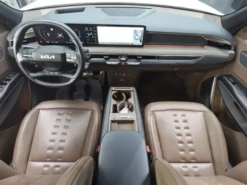 2023 Kia EV9 с пробегом 69 964 км