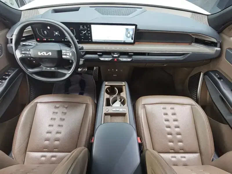 2023 Kia EV9 с пробегом 69 964 км