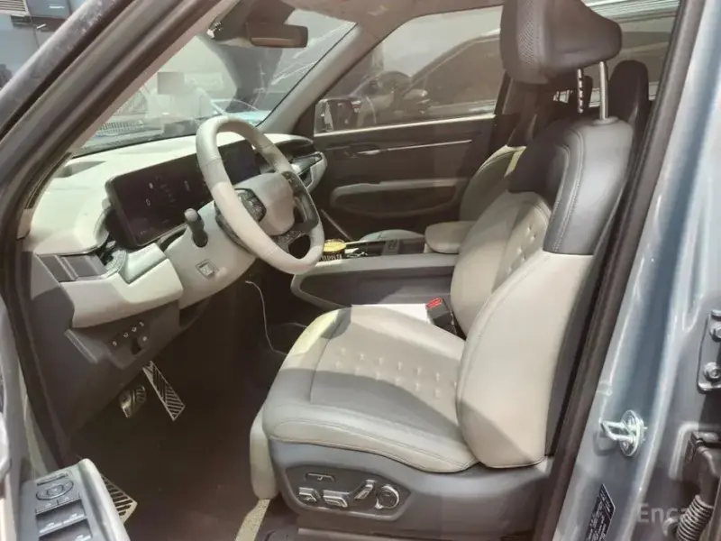 2023 Kia EV9 с пробегом 45 792 км
