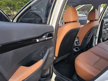 2023 Kia Seltos с пробегом 37 294 км